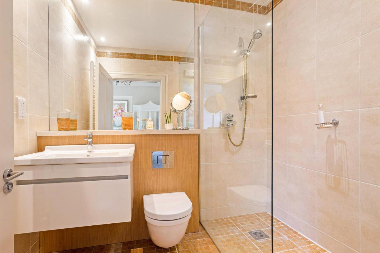 The Annexe - Beautiful Apartment With Garden Close To Heathrow And Windsor Staines-upon-Thames Bagian luar foto